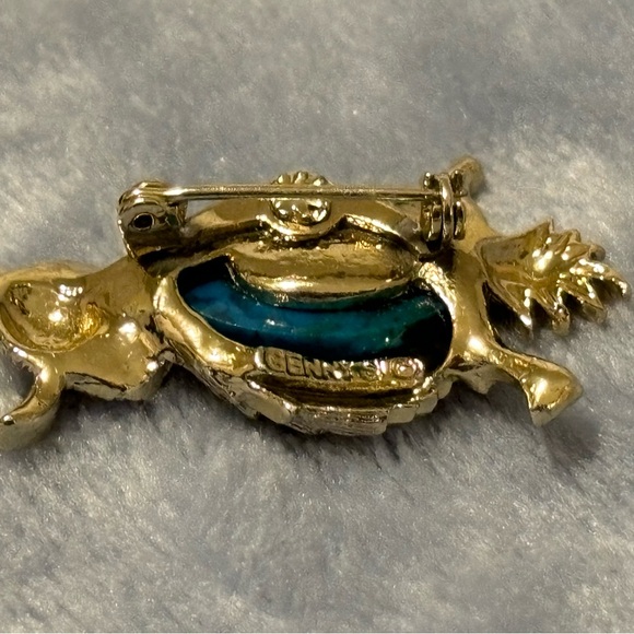 Vintage signed Gerry gold tone Owl Brooch &  Faux turquoise cabachon - Picture 9 of 14